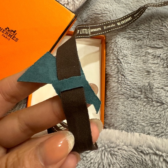 Hermes Origami Bird Charm with ribbon (brand new) - Picture 3 of 4